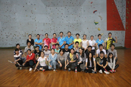 beat365官网院直党支部与“结对”学生党支部羽毛球友谊赛顺利举行 beat365官网院直党支部与“结对”学生党支部羽毛球友谊赛顺利举行