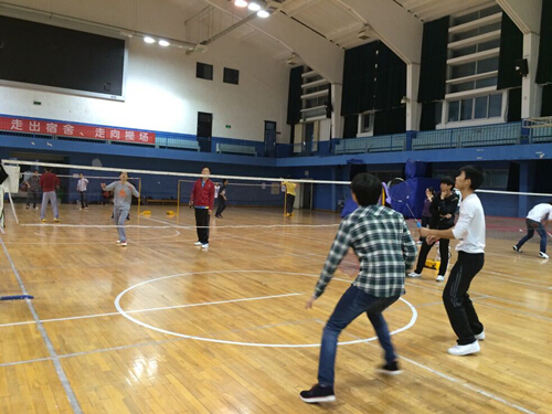 beat365官网师生羽毛球友谊赛顺利举行 beat365官网师生羽毛球友谊赛顺利举行