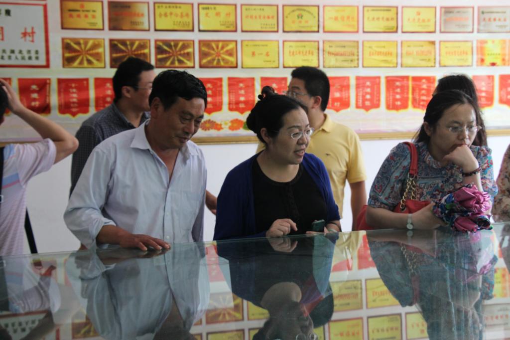 教师进农户，理论下基层——beat365中国唯一官方网站全体党员教师赴英山县乌云山村学习调研